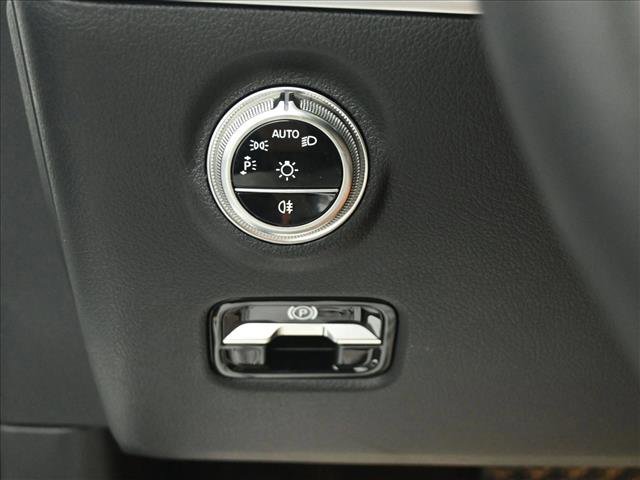 Certified 2026 Mercedes-Benz C 300 4MATIC Sedan image 10