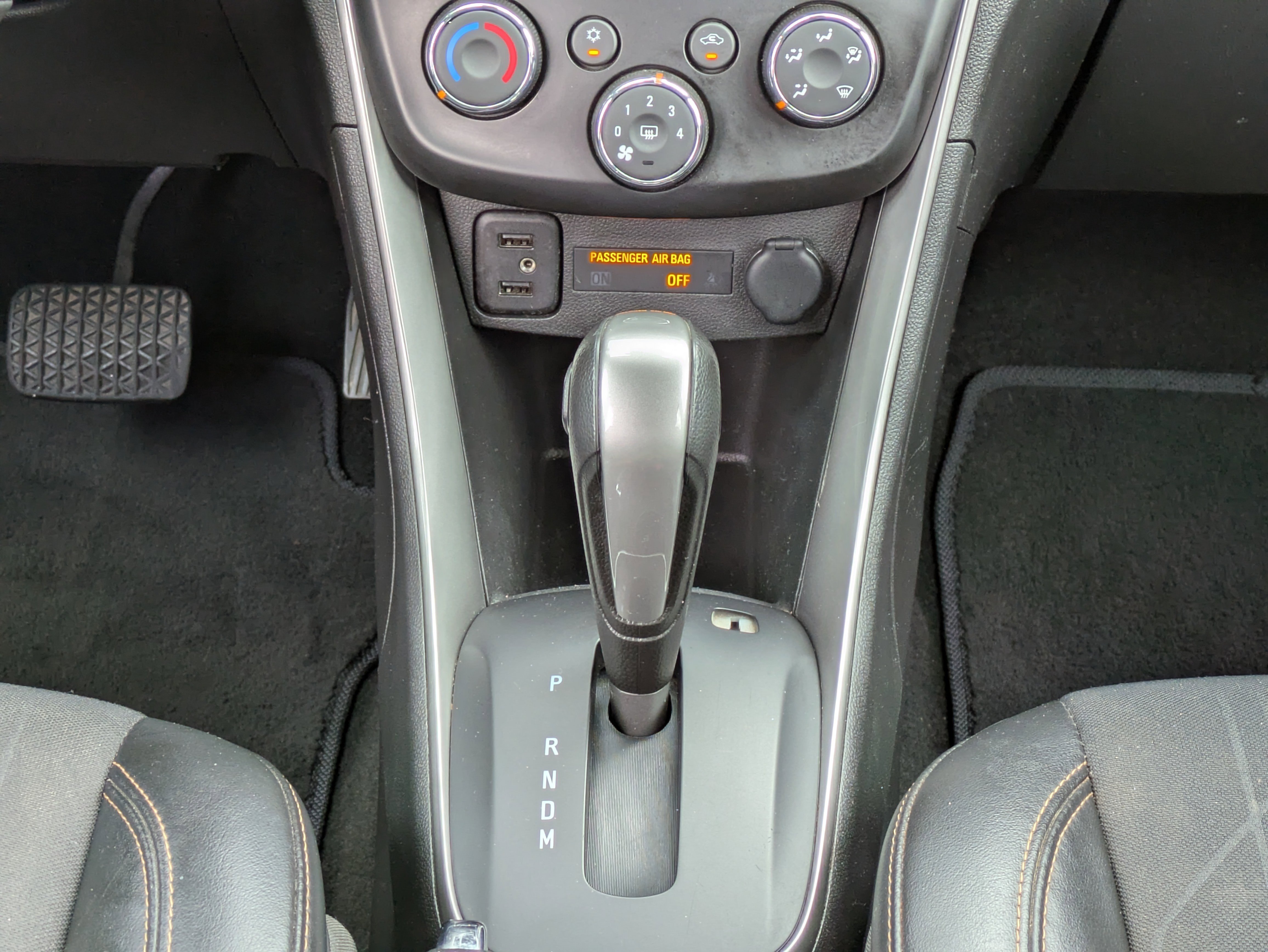 Used 2021 Chevrolet Trax LT w/ Sport Edition FWD image 18