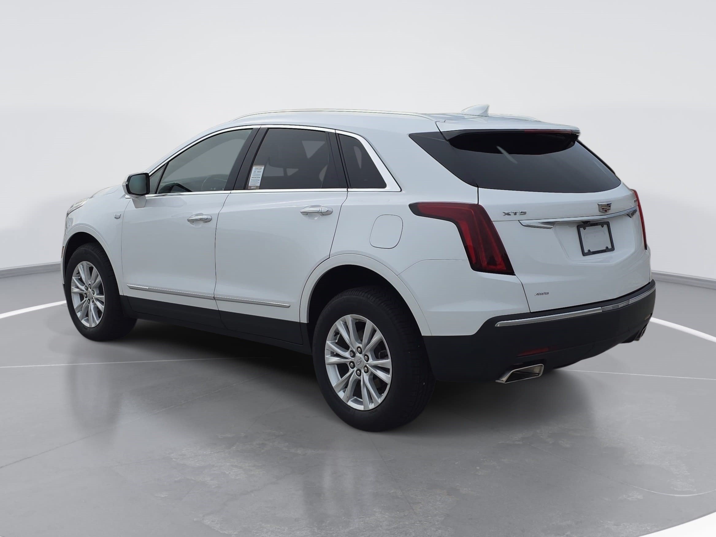 Certified 2023 Cadillac XT5 Luxury AWD/4WD image 5