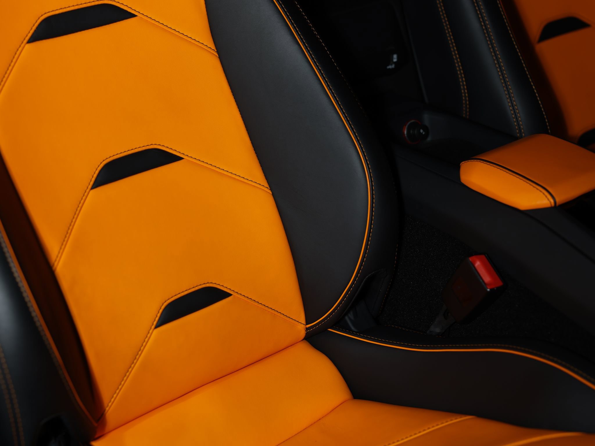 Used 2020 Lamborghini Huracan EVO image 35