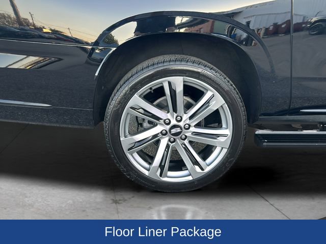 Certified 2025 Cadillac Escalade ESV Premium Luxury w/ LPO, Floor Liner Package AWD/4WD image 29