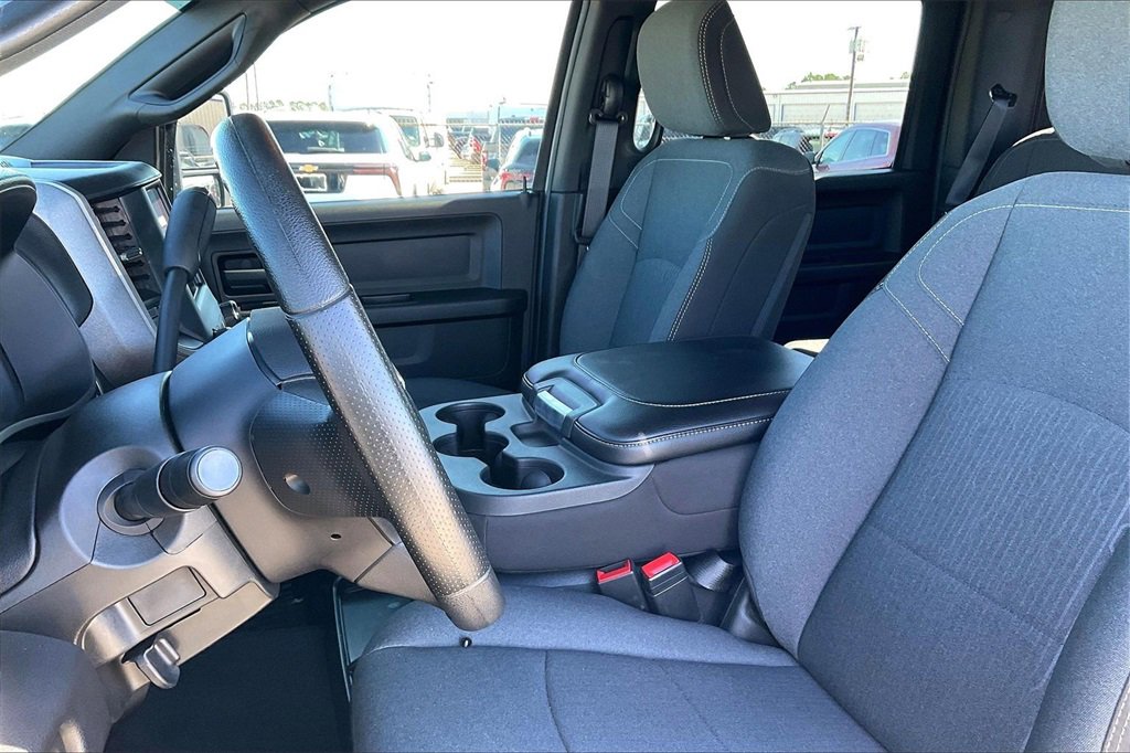 Used 2024 RAM 3500 Tradesman w/ Chrome Appearance Group image 18