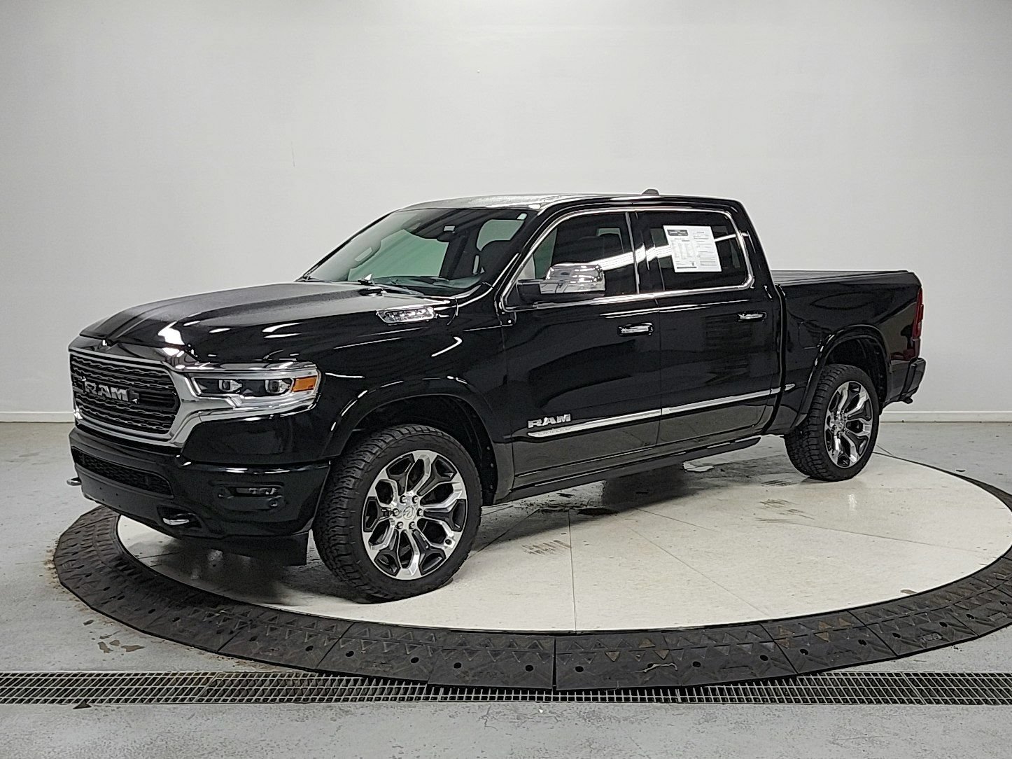 Used 2020 RAM 1500 Limited AWD/4WD image 3