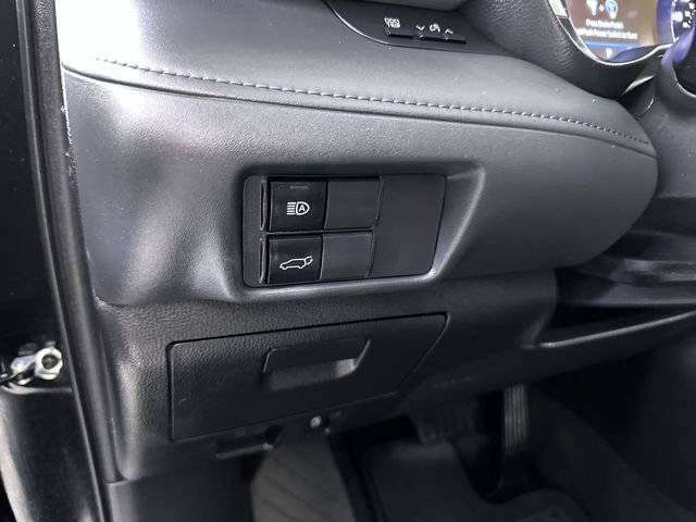 Used 2023 Toyota Highlander XLE AWD/4WD image 18