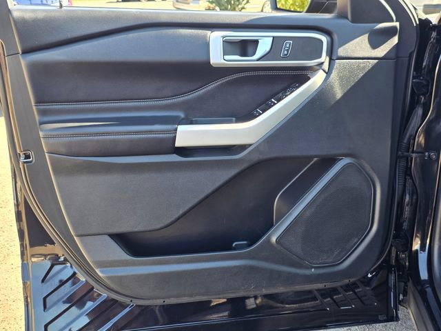 Used 2022 Ford Explorer XLT w/ Equipment Group 202A image 22
