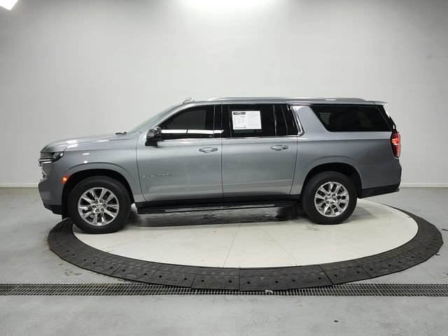Used 2023 Chevrolet Suburban Premier AWD/4WD image 5