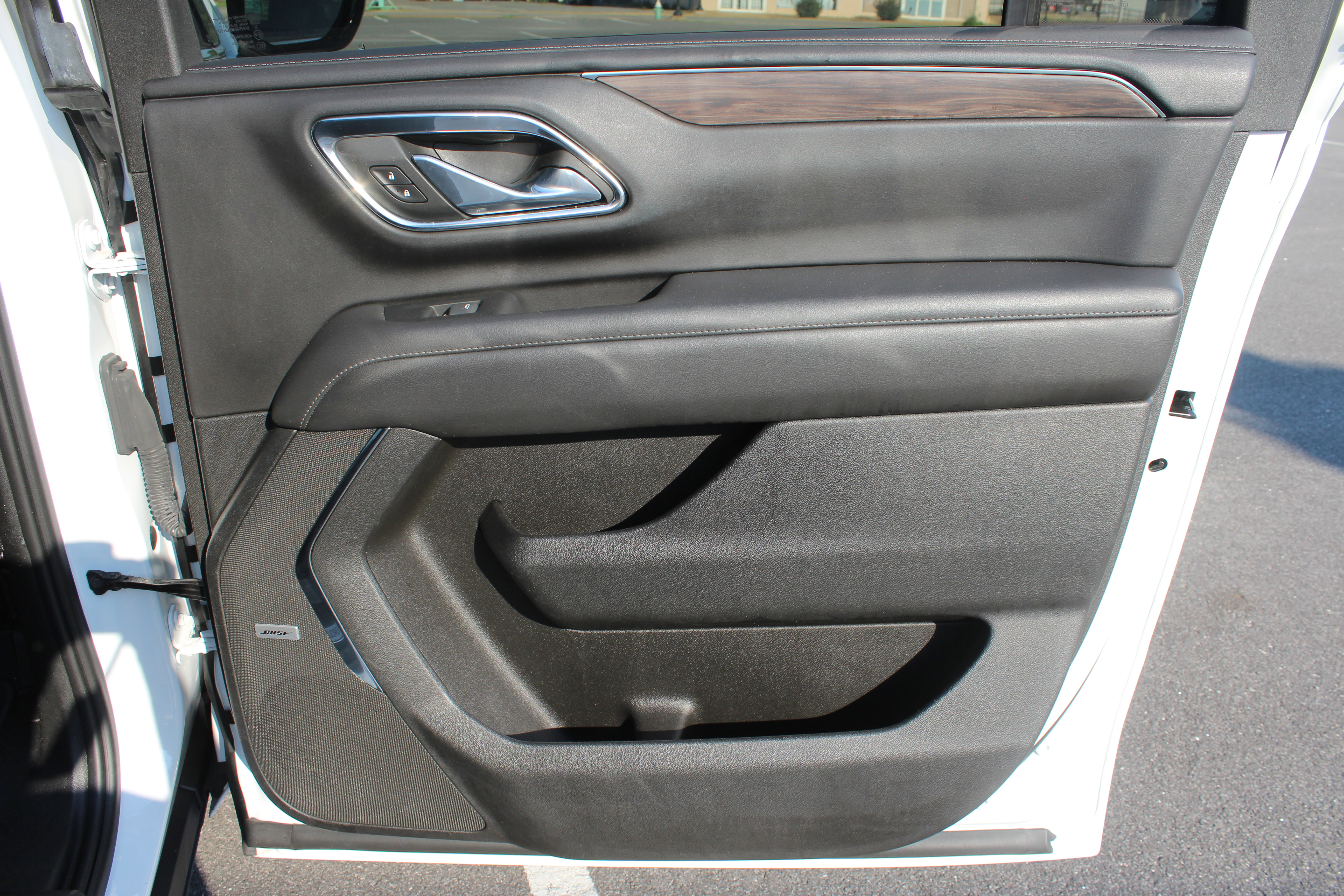 Used 2023 Chevrolet Suburban LT image 46