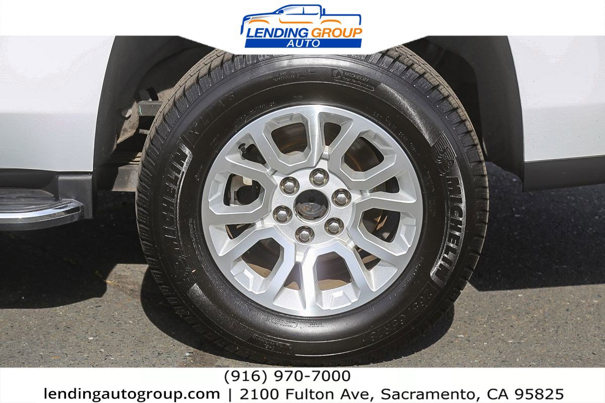 Used 2017 GMC Yukon SLT image 10