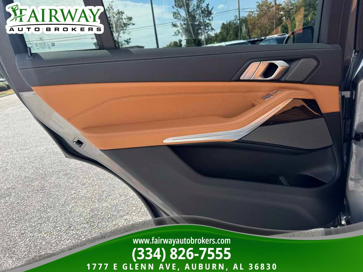 Used 2026 BMW X7 xDrive40i AWD/4WD image 32