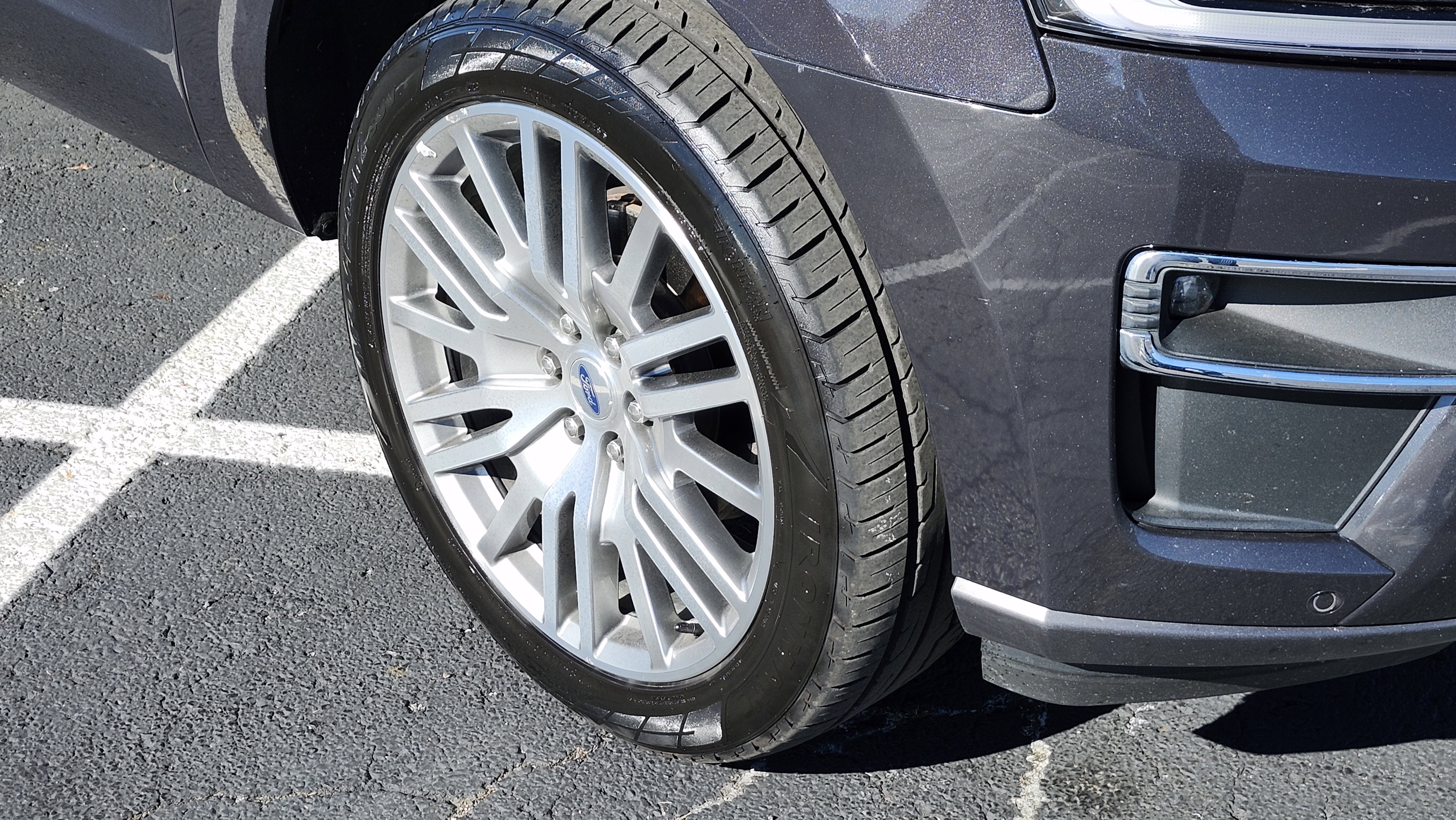 Used 2023 Ford Expedition Limited image 39