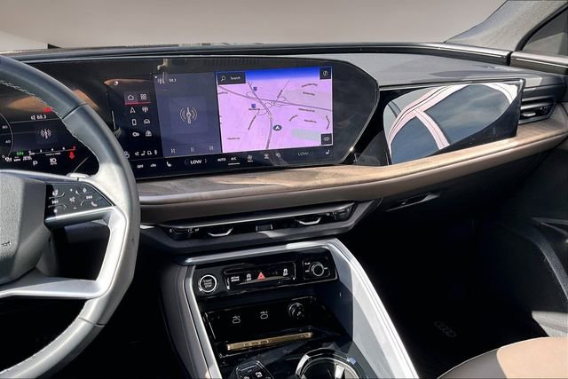 Used 2025 Audi Q5 Premium w/ Convenience Package image 9