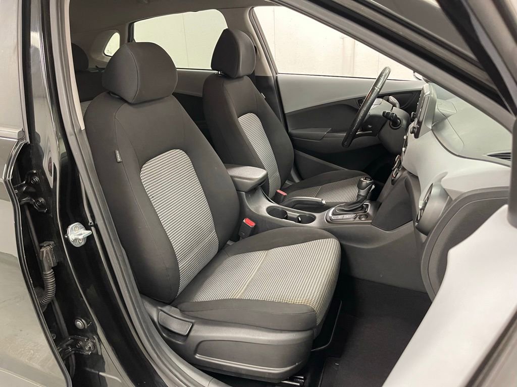 Used 2019 Hyundai Kona SEL image 11