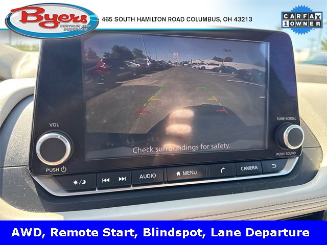 Used 2023 Nissan Rogue SV image 3