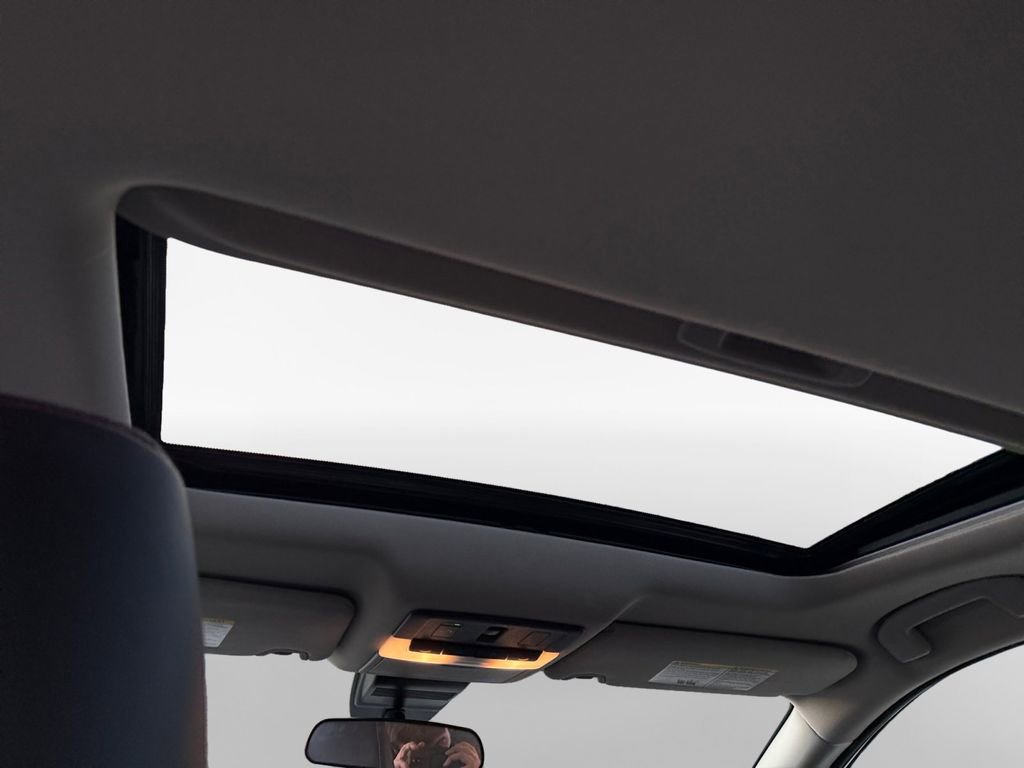 Used 2024 Nissan Altima 2.5 SR w/ SR Premium Package image 23