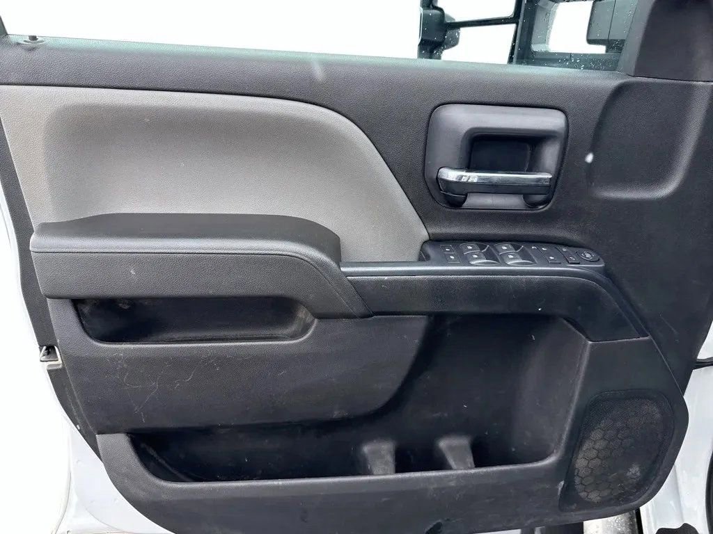 Used 2018 Chevrolet Silverado 2500 W/T w/ Snow Plow Prep Package image 11