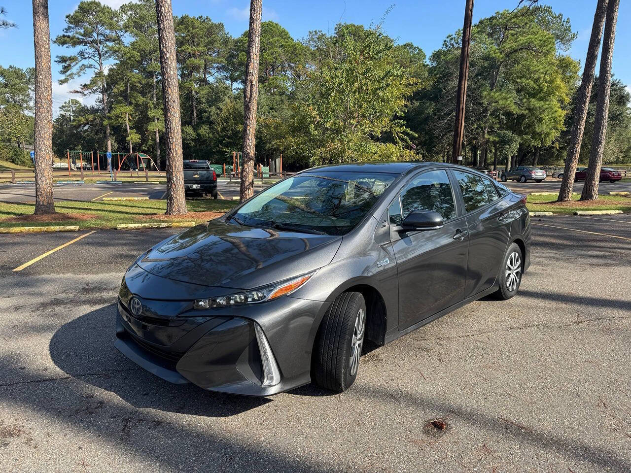 Used 2021 Toyota Prius Prime LE image 3