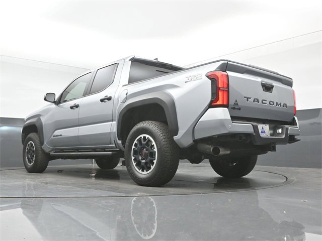 Used 2024 Toyota Tacoma TRD Off-Road image 34