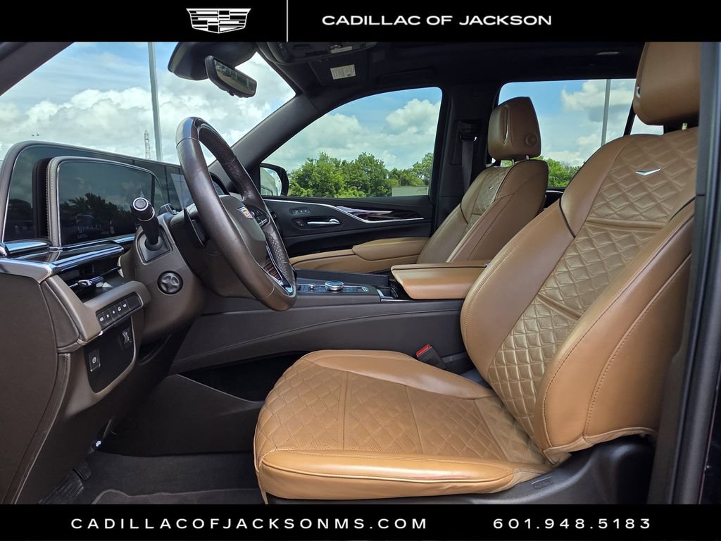 Certified 2023 Cadillac Escalade Premium Luxury AWD/4WD image 17