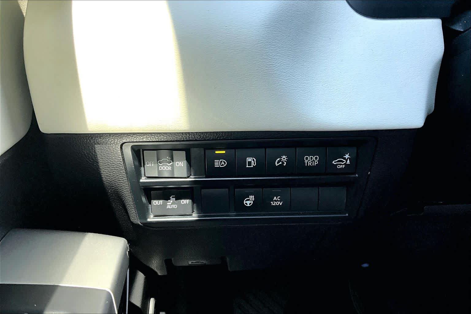 Used 2024 Toyota Tundra Capstone AWD/4WD image 35