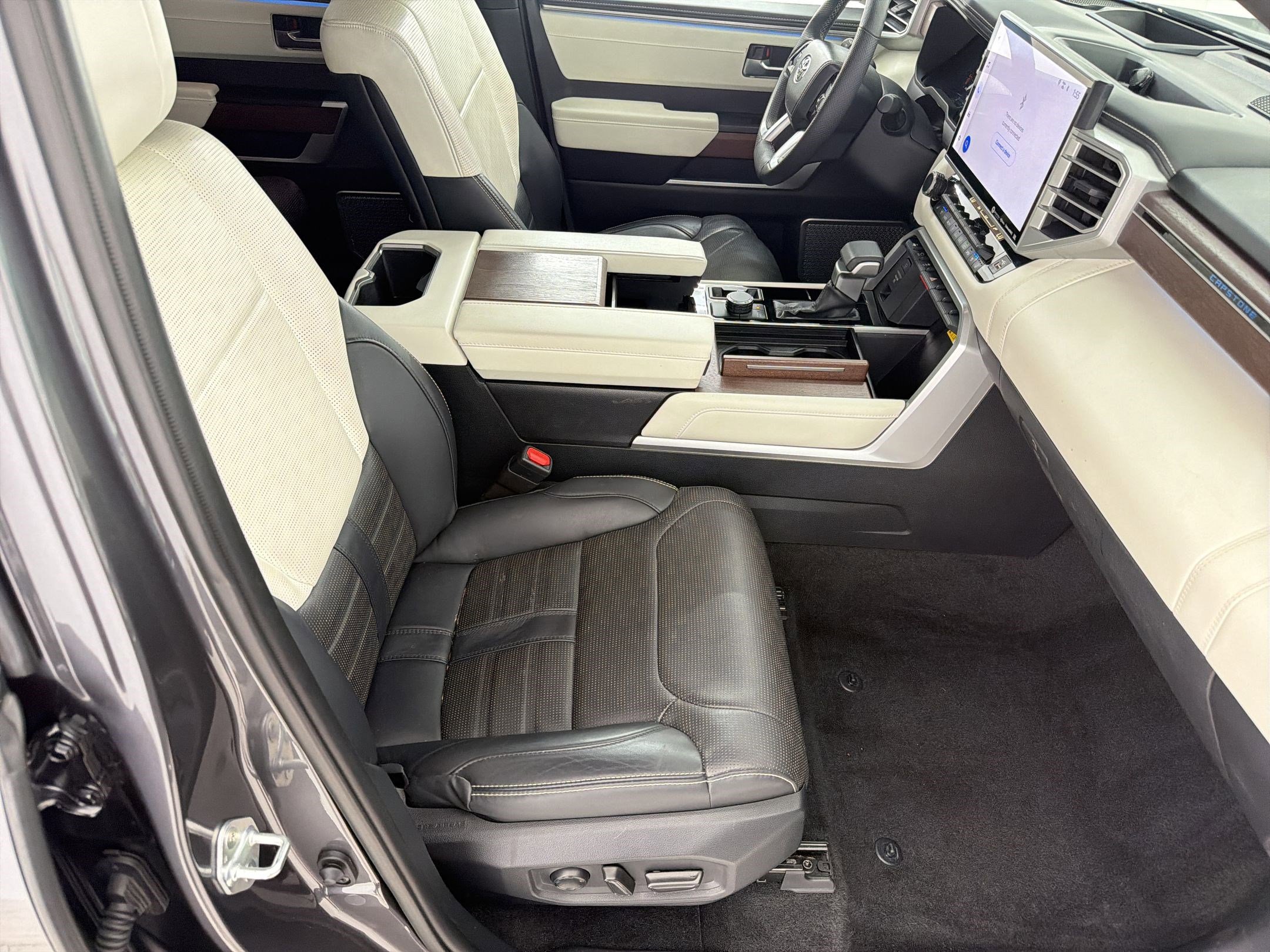 Used 2024 Toyota Sequoia Capstone AWD/4WD image 29