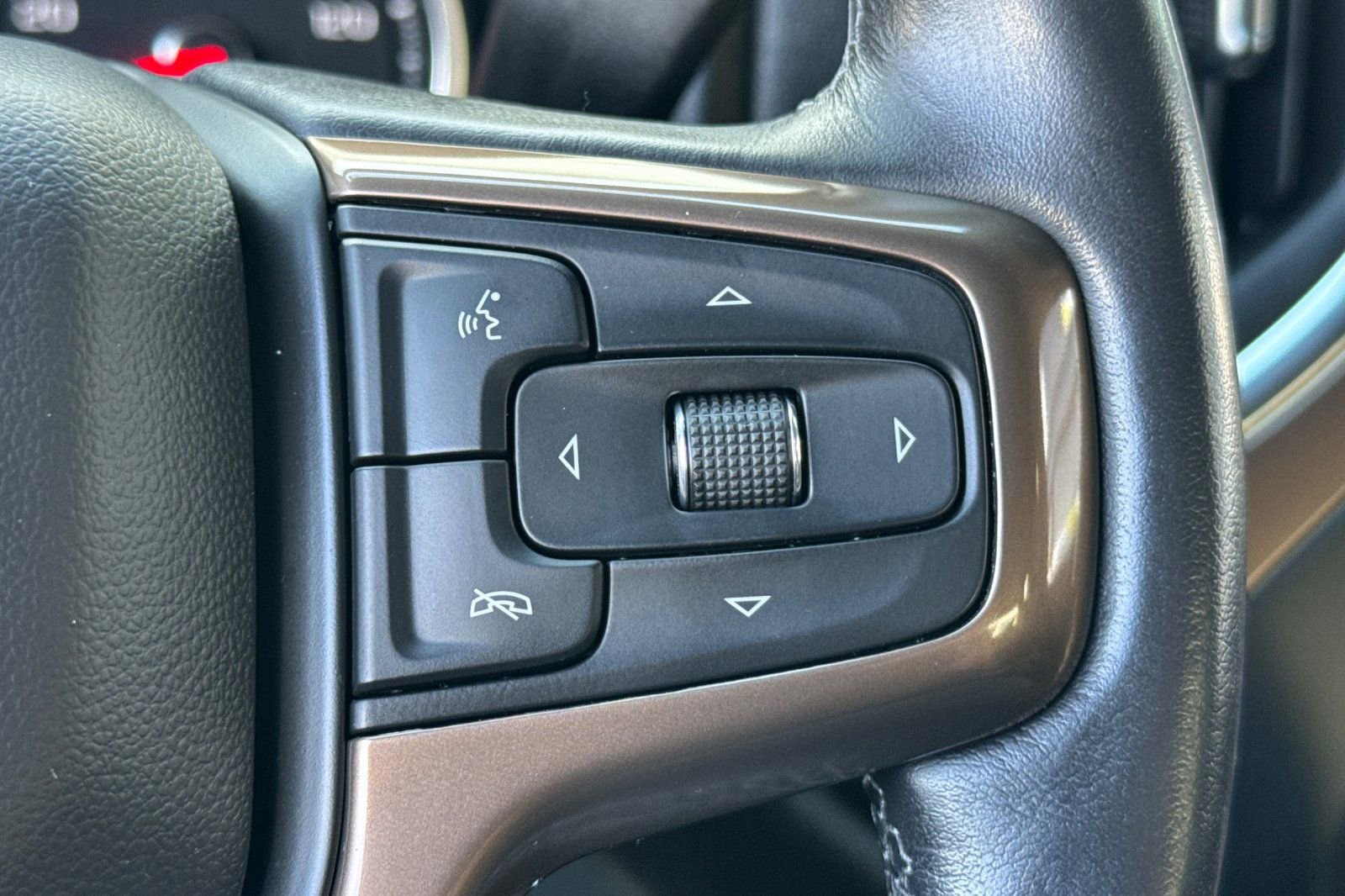 Used 2020 Chevrolet Silverado 1500 High Country w/ Technology Package image 34