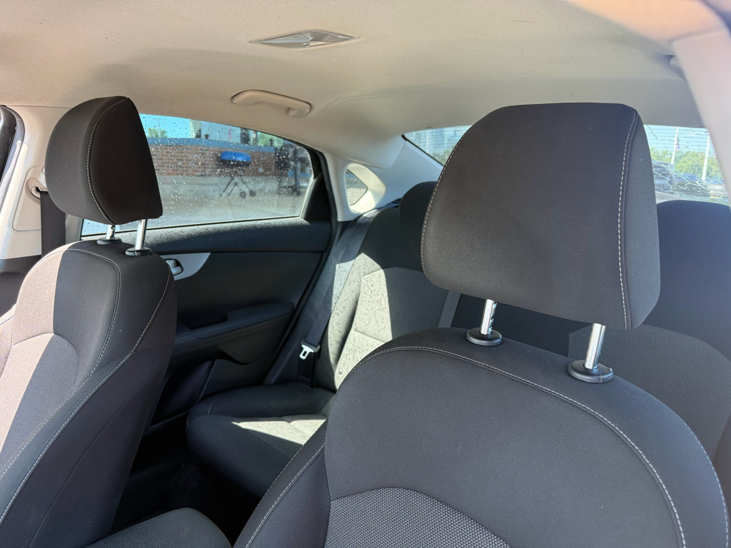 Used 2022 Kia Forte Sedan FWD image 3
