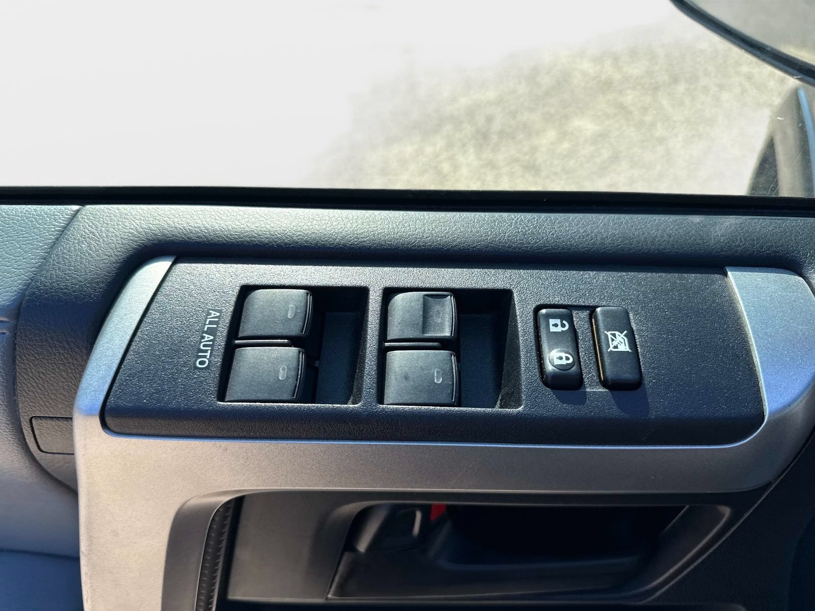 Used 2013 Toyota 4Runner SR5 w/ Convenience Pkg RWD image 18
