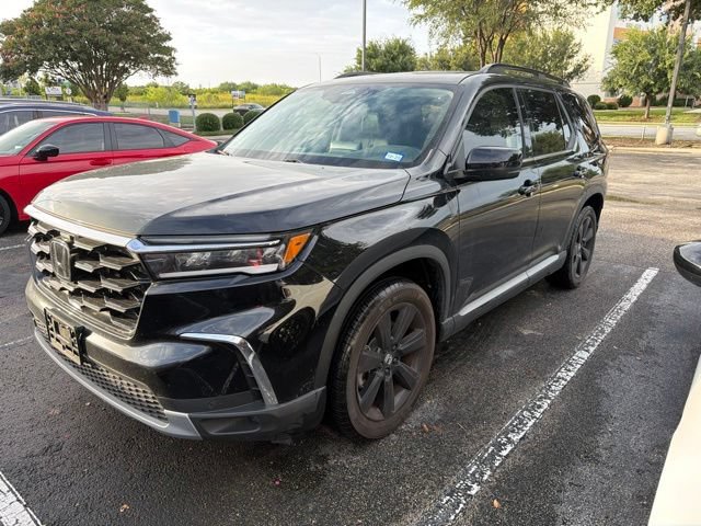 Used 2024 Honda Pilot Touring image 1