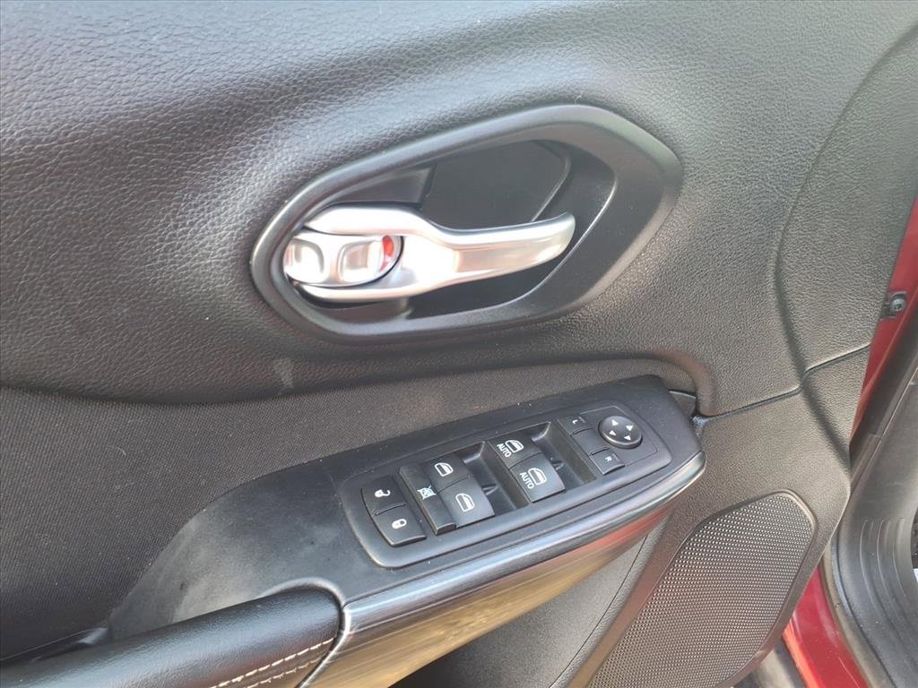 Used 2017 Jeep Cherokee Latitude w/ Safety/Convenience Group image 10