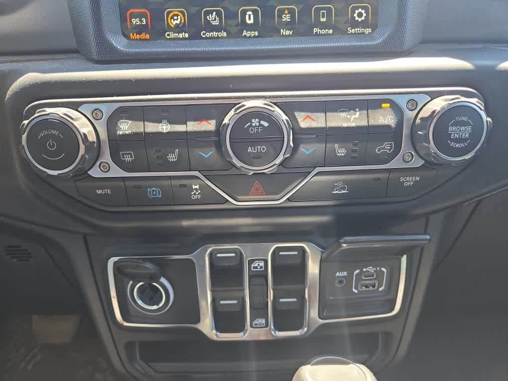 Used 2023 Jeep Wrangler Unlimited w/ Cold Weather Group AWD/4WD image 27