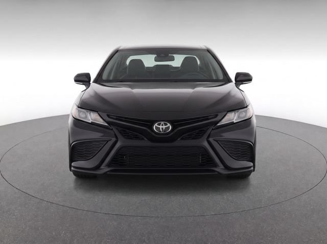 Used 2023 Toyota Camry SE FWD image 5