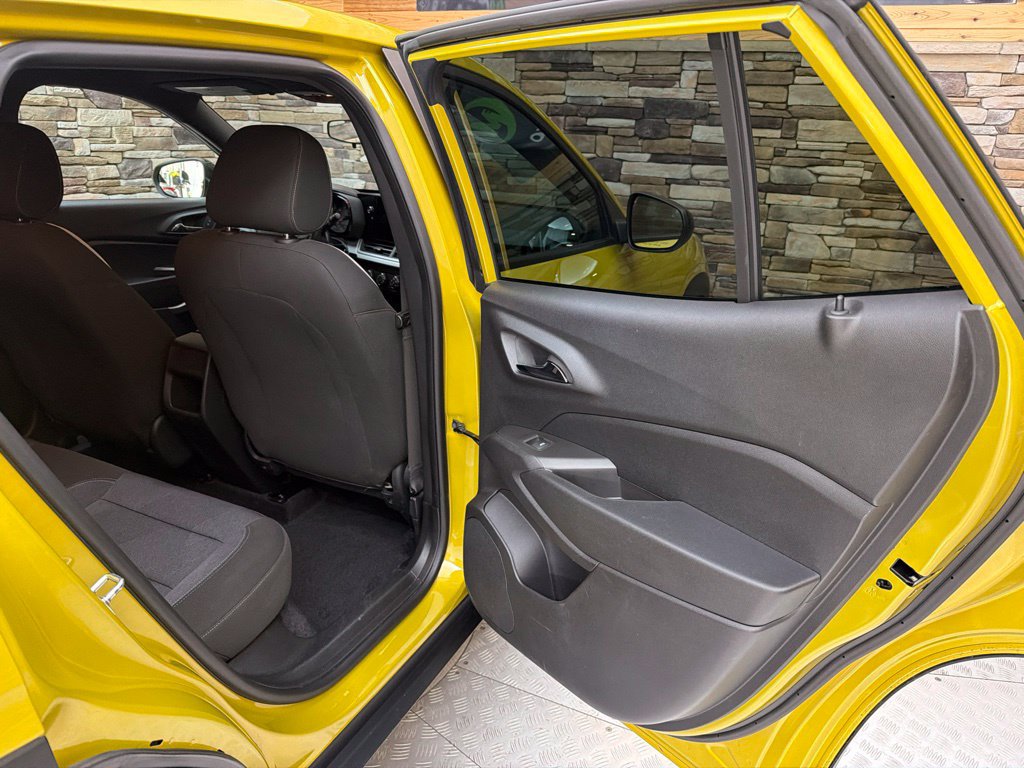 Used 2024 Chevrolet Trax RS w/ Driver Confidence Package FWD image 31
