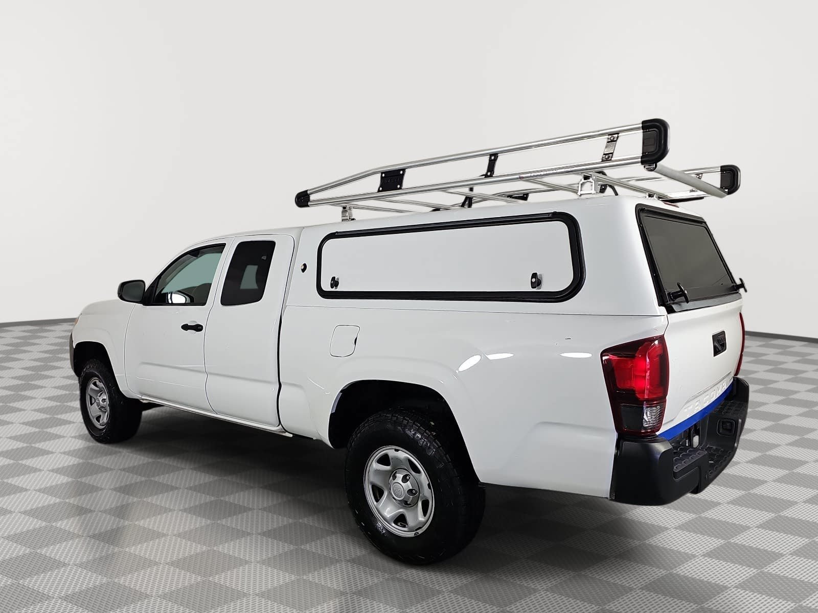 Used 2023 Toyota Tacoma SR RWD image 6