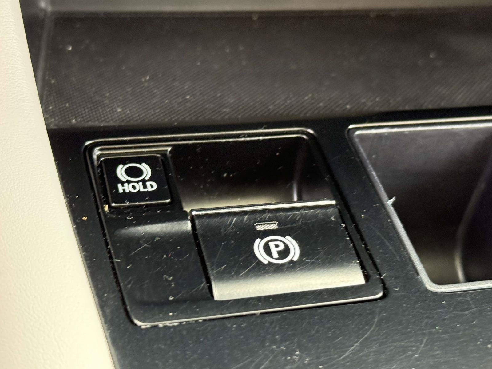 Used 2021 Lexus RX 350L Premium w/ Premium Package AWD/4WD image 25