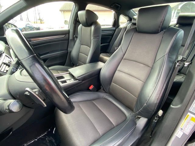 Used 2018 Honda Accord Sport image 13