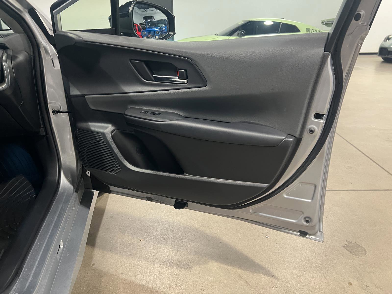 Used 2023 Toyota Prius Limited AWD/4WD image 39