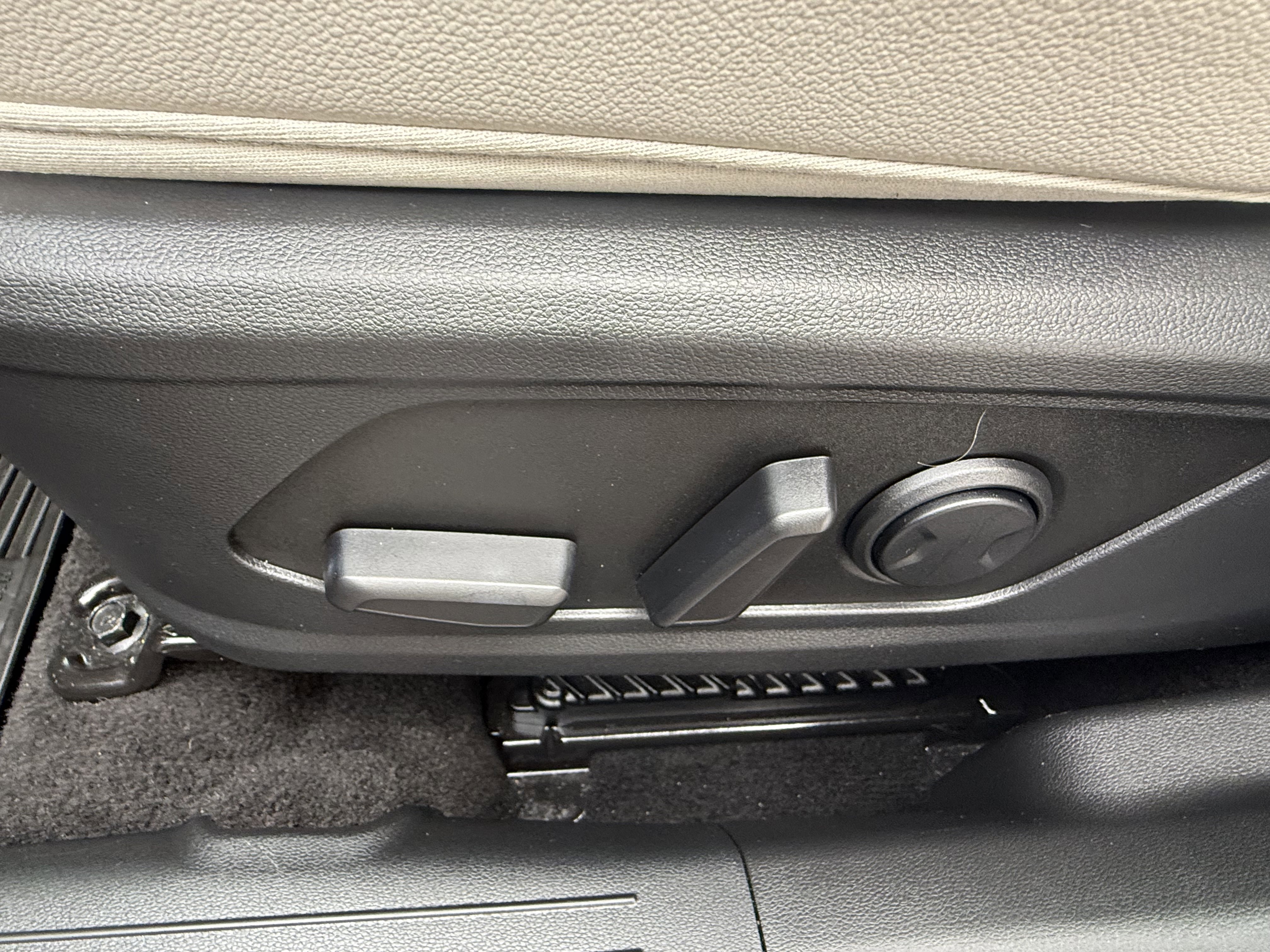 Used 2025 Hyundai Tucson Limited image 41