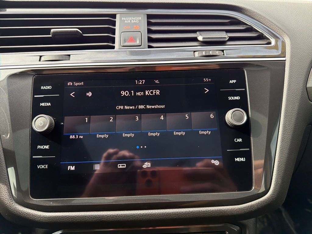 Used 2019 Volkswagen Tiguan SE w/ Panoramic Sunroof Package image 18