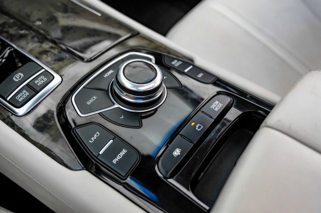 Used 2016 Kia K900 Luxury RWD image 16