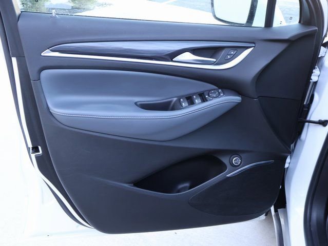 Used 2021 Buick Enclave Essence image 24