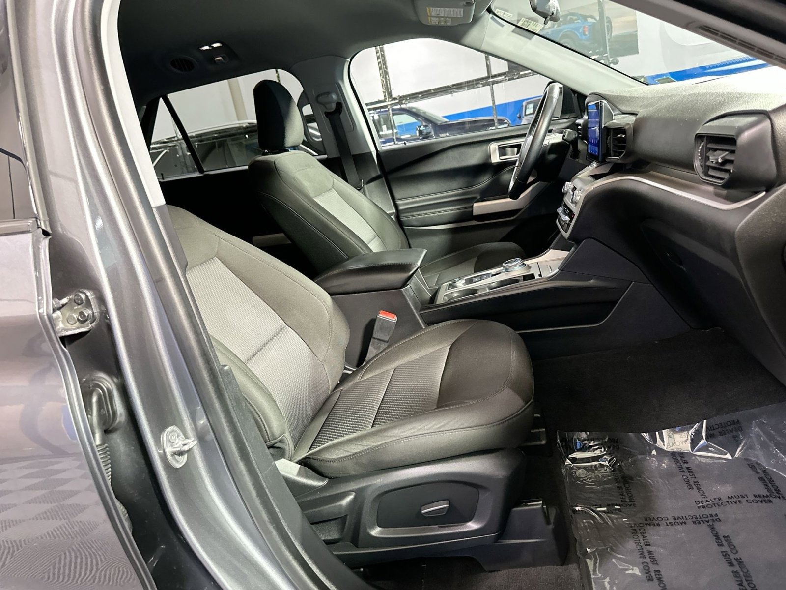 Used 2022 Ford Explorer XLT image 33