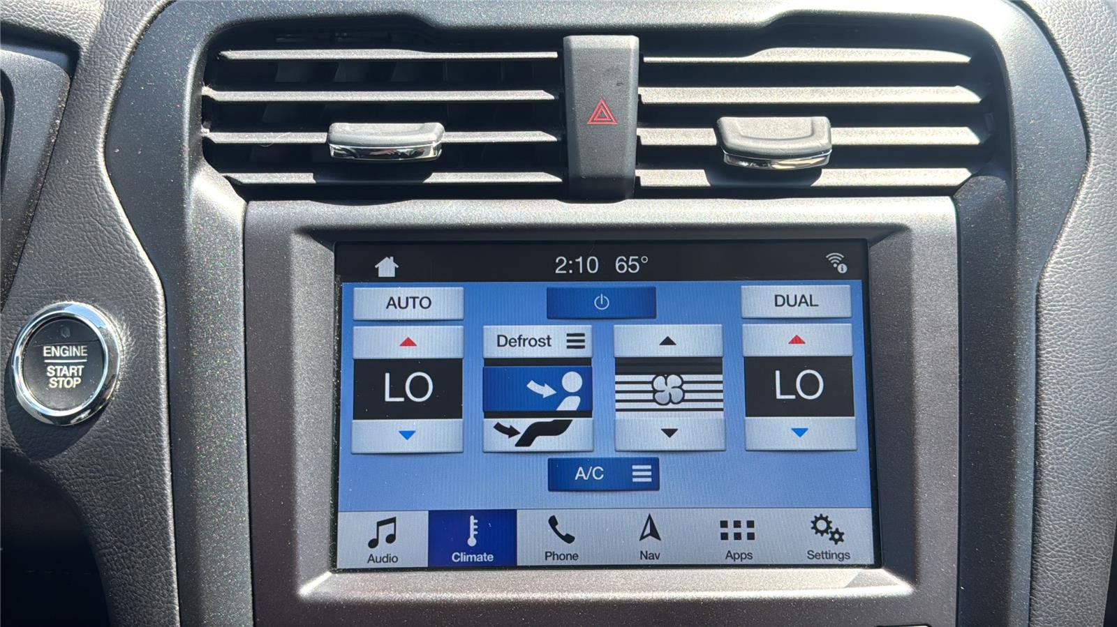 Used 2018 Ford Fusion Titanium AWD/4WD image 17