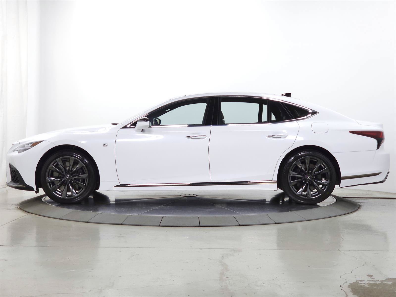 Certified 2024 Lexus LS 500 F Sport AWD/4WD image 4