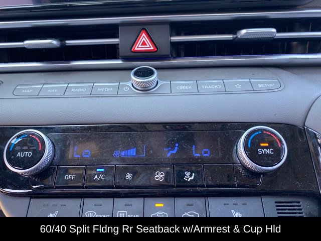 Used 2024 Hyundai Elantra SEL w/ Convenience Package FWD image 20