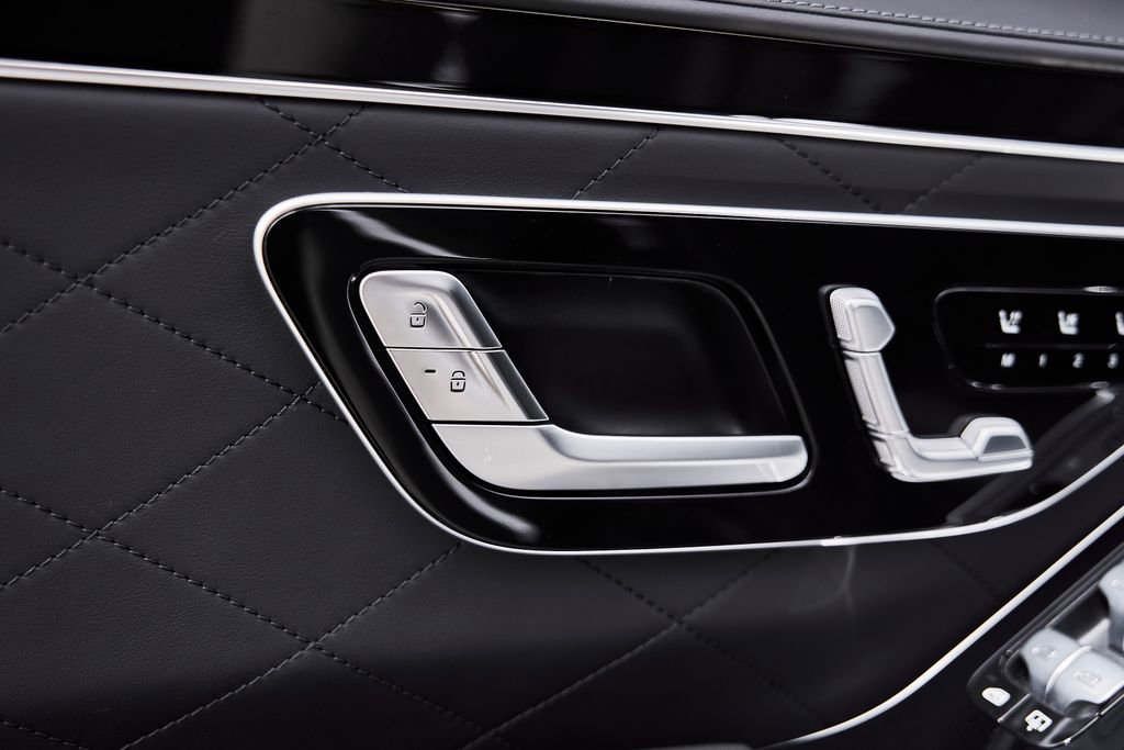 Used 2025 Mercedes-Benz S 580 4MATIC Sedan image 33