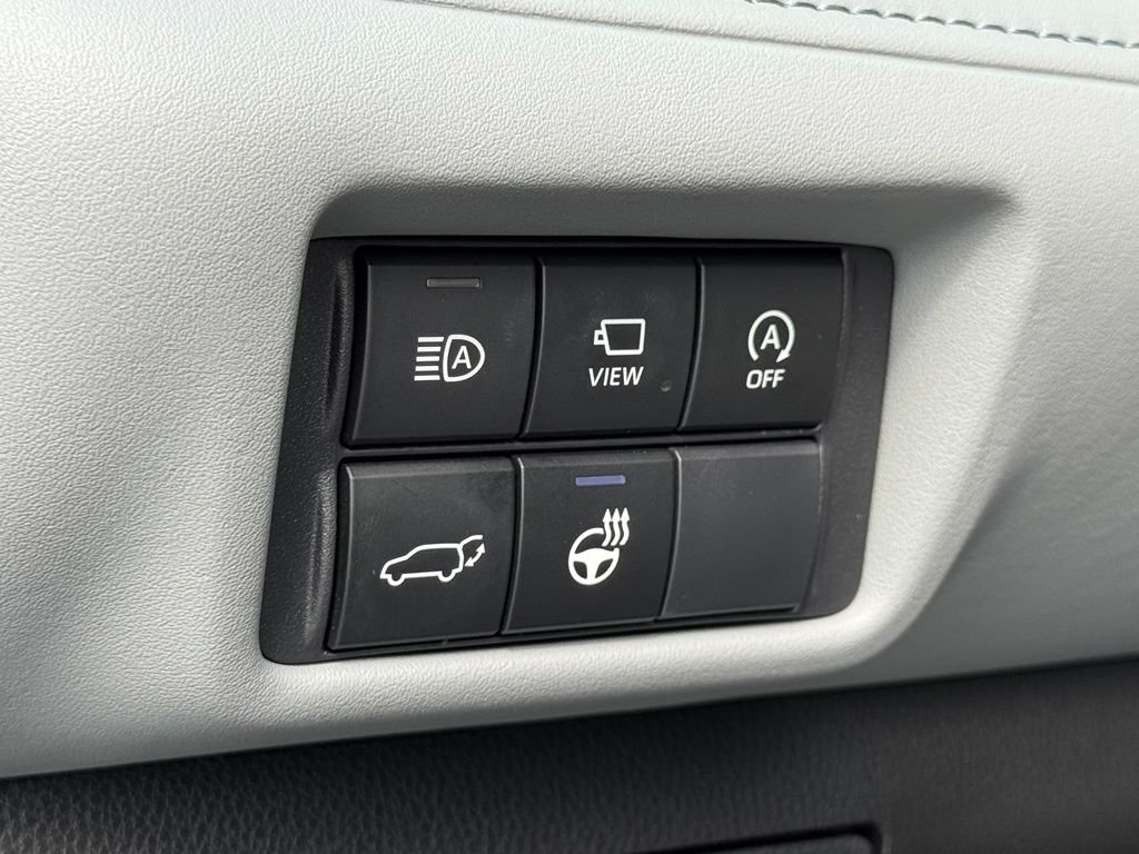 Used 2025 Toyota Highlander Platinum AWD/4WD image 21