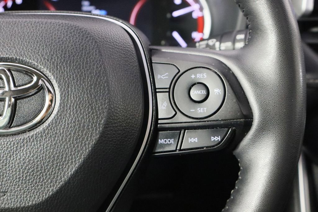 Used 2025 Toyota RAV4 XLE Premium image 10