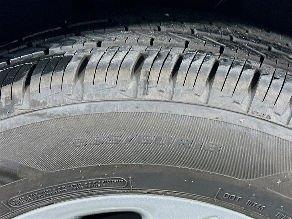 Used 2019 Land Rover Discovery Sport SE image 32