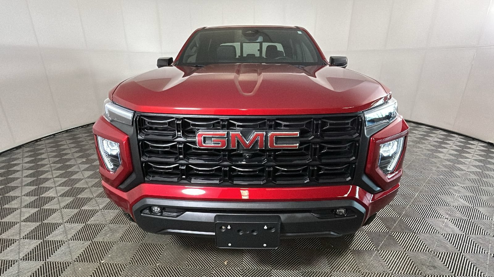 Used 2024 GMC Canyon Elevation w/ Convenience Package AWD/4WD image 8