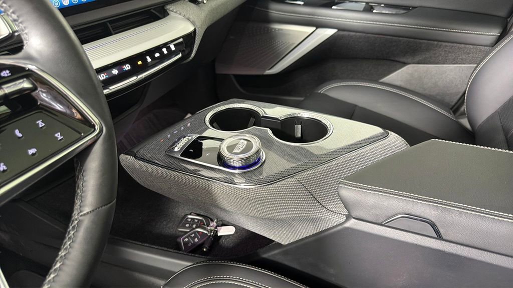Certified 2025 Cadillac Optiq Luxury 2 w/ LPO, Floor Liner Package AWD/4WD image 23